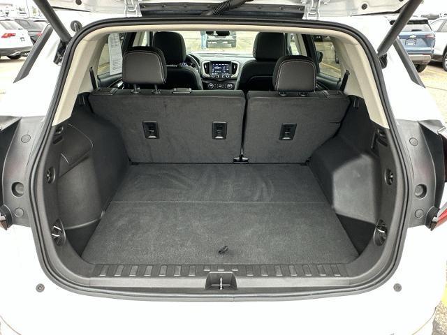 Photo of 2023 Summit White GMC Terrain