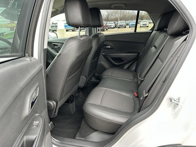 Photo of 2022 Iridescent Pearl Tricoat Chevrolet Trax