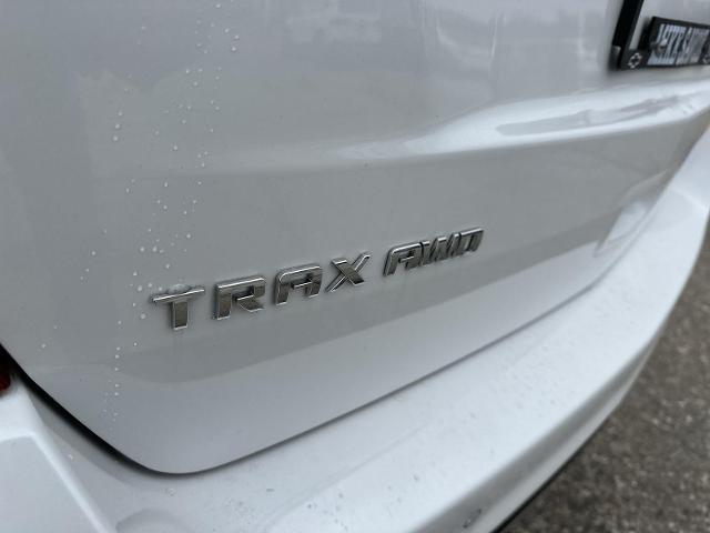Photo of 2022 Iridescent Pearl Tricoat Chevrolet Trax