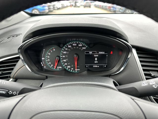Photo of 2022 Iridescent Pearl Tricoat Chevrolet Trax
