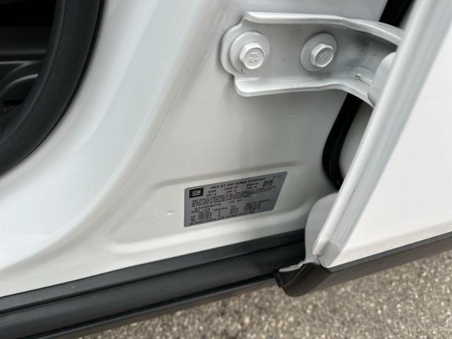 Photo of 2022 Iridescent Pearl Tricoat Chevrolet Trax