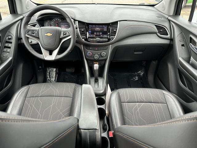 Photo of 2022 Iridescent Pearl Tricoat Chevrolet Trax