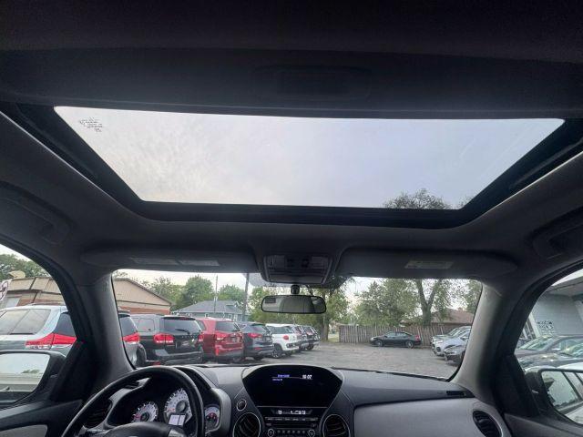 Photo of 2015 Silver Honda Pilot