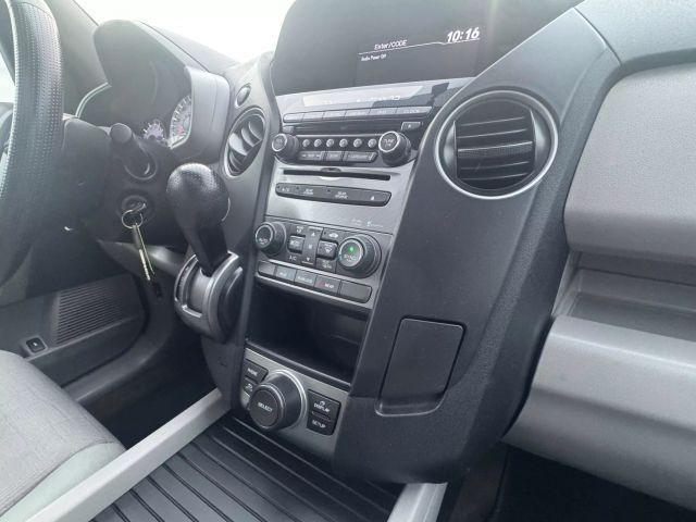 Photo of 2015 Silver Honda Pilot