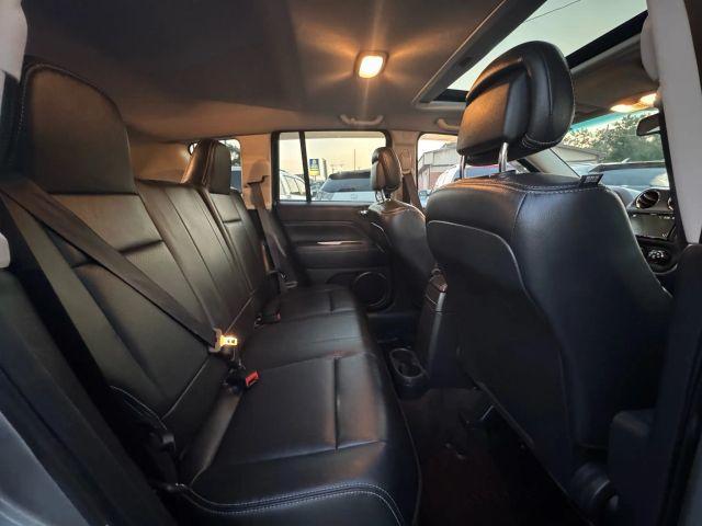 Photo of 2017 Silver Jeep Compass