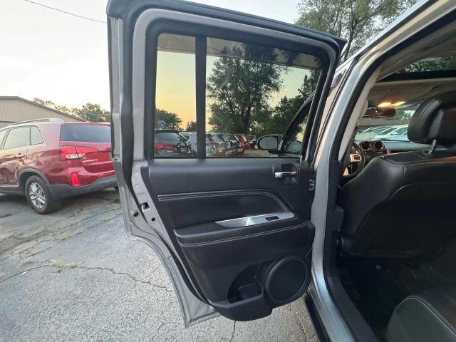 Photo of 2017 Silver Jeep Compass