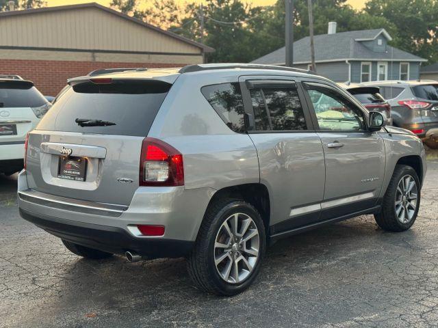 Photo of 2017 Silver Jeep Compass