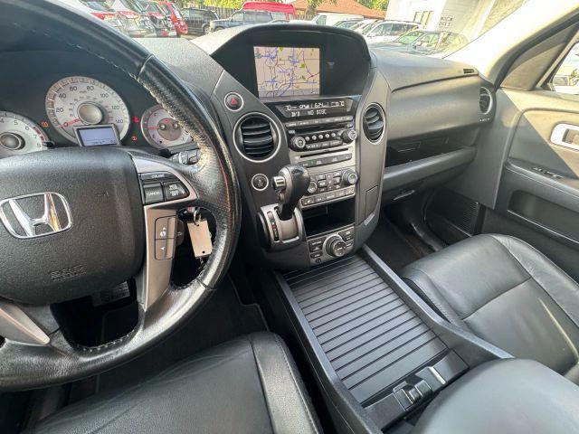 Photo of 2013 Burgundy Honda Pilot