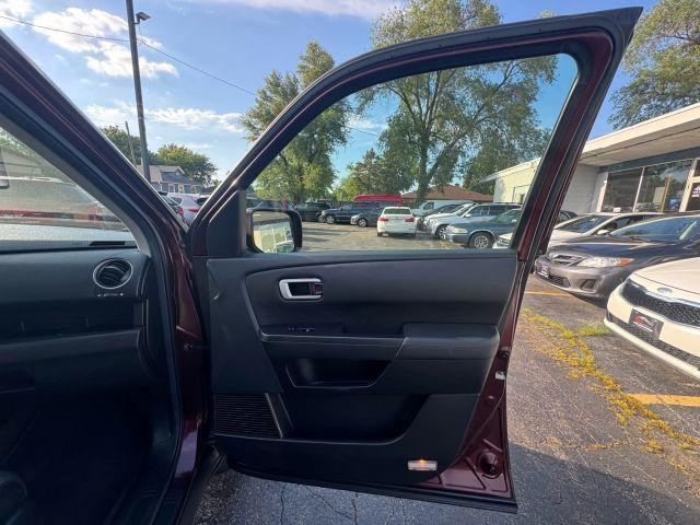 Photo of 2013 Burgundy Honda Pilot