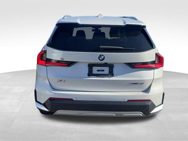 Photo of 2024 Mineral White Metallic BMW X1