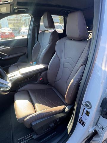 Photo of 2024 Mineral White Metallic BMW X1