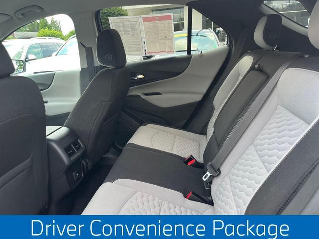 Photo of 2020 Silver Ice Metallic Chevrolet Equinox