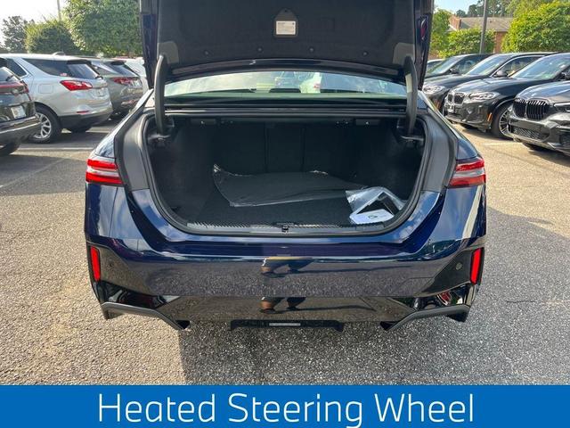 Photo of 2026 Tanzanite Blue II Metallic BMW i5