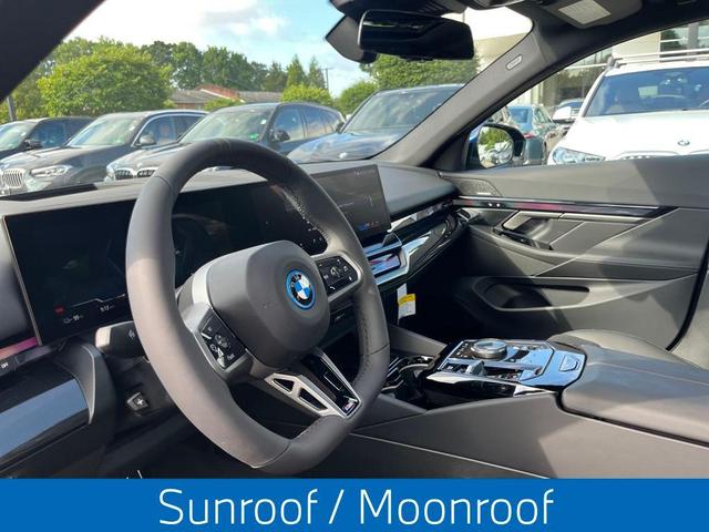 Photo of 2026 Tanzanite Blue II Metallic BMW i5