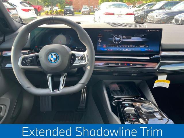 Photo of 2026 Tanzanite Blue II Metallic BMW i5