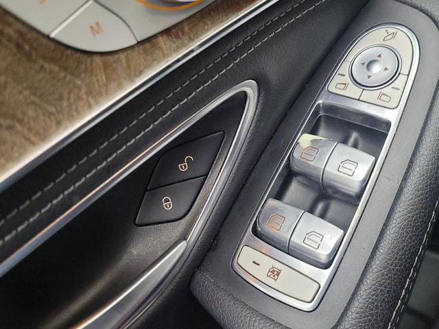 Photo of 2015 Silver Mercedes-Benz C-Class