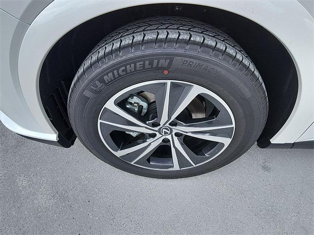 Photo of 2025 Eminent White Pearl Lexus RX 350