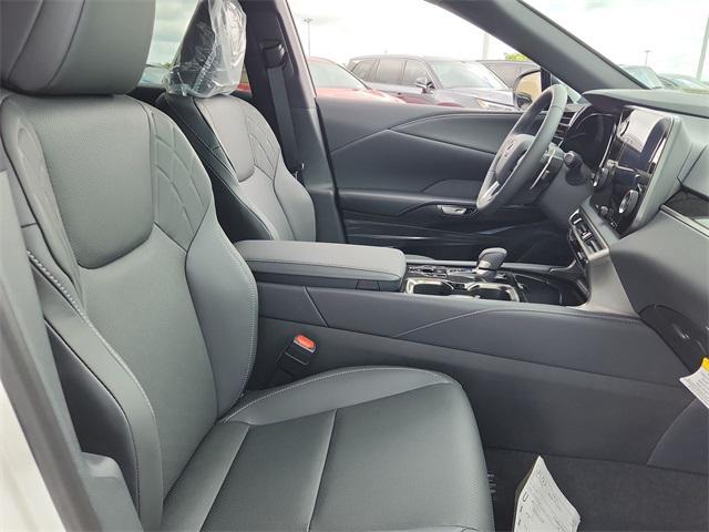 Photo of 2025 Eminent White Pearl Lexus RX 350