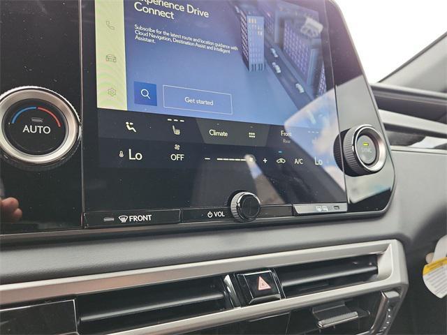 Photo of 2025 Eminent White Pearl Lexus RX 350