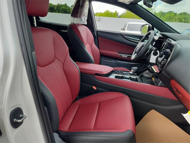 Photo of 2025 Eminent White Pearl Lexus NX 250