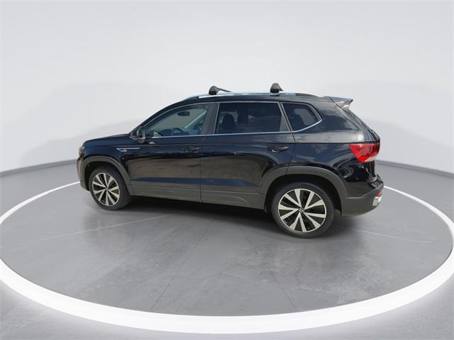 Photo of 2022 Deep Black Volkswagen Taos