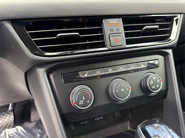 Photo of 2022 Deep Black Volkswagen Taos