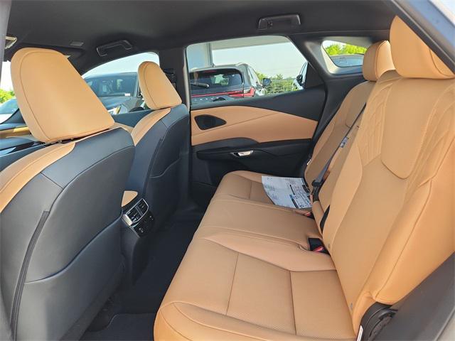 Photo of 2025 Eminent White Pearl Lexus RX 350