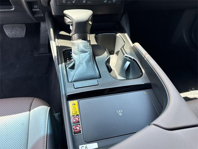 Photo of 2025 Iridium Lexus ES 350