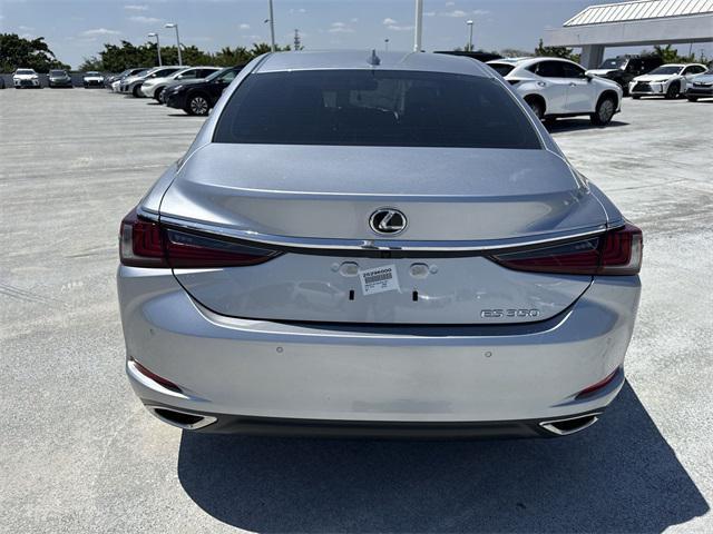 Photo of 2025 Iridium Lexus ES 350