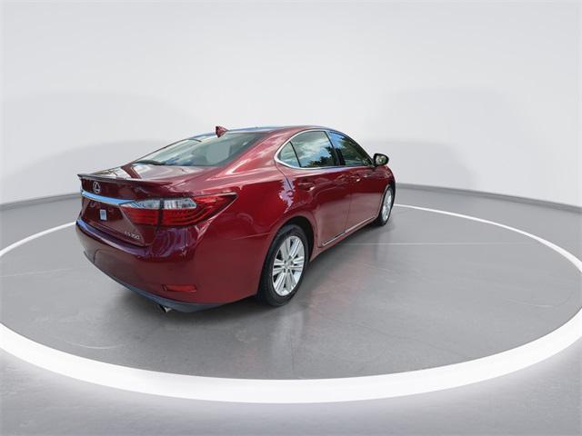 Photo of 2015 Matador Red Mica Lexus ES 350