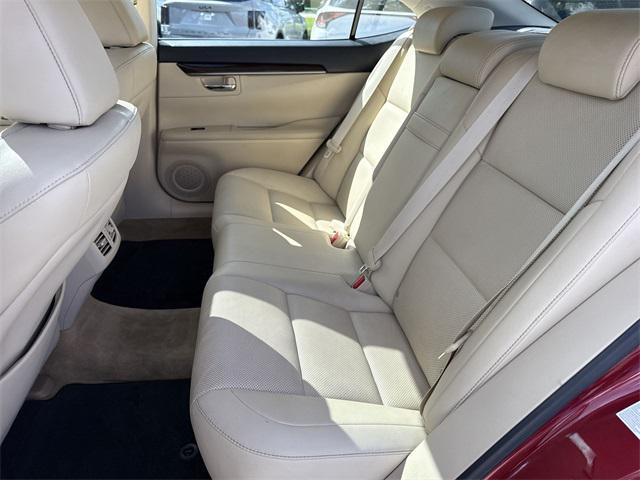 Photo of 2015 Matador Red Mica Lexus ES 350