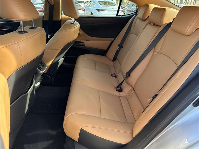 Photo of 2025 Iridium Lexus ES 350