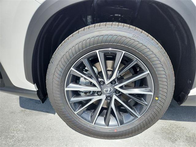 Photo of 2025 Eminent White Pearl Lexus NX 250