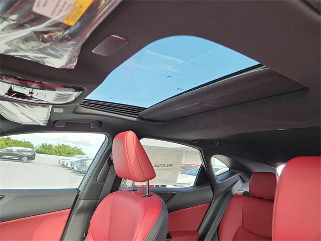 Photo of 2025 Eminent White Pearl Lexus NX 250