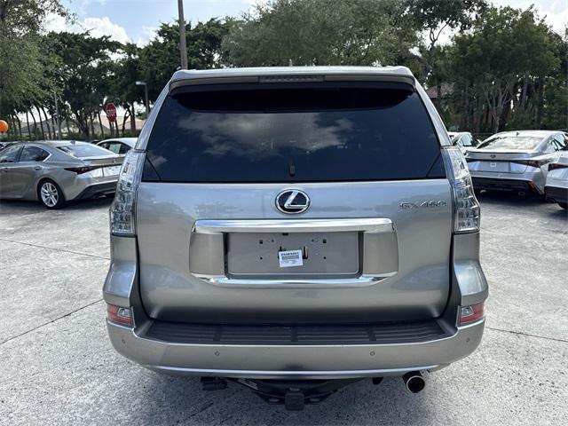 Photo of 2023 Atomic Silver Lexus GX 460