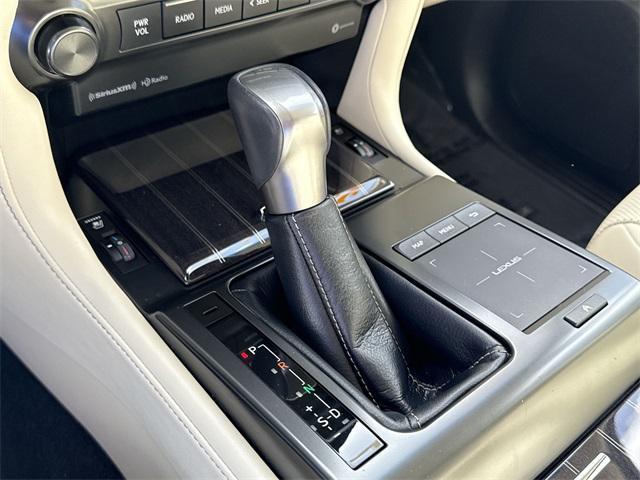 Photo of 2023 Atomic Silver Lexus GX 460