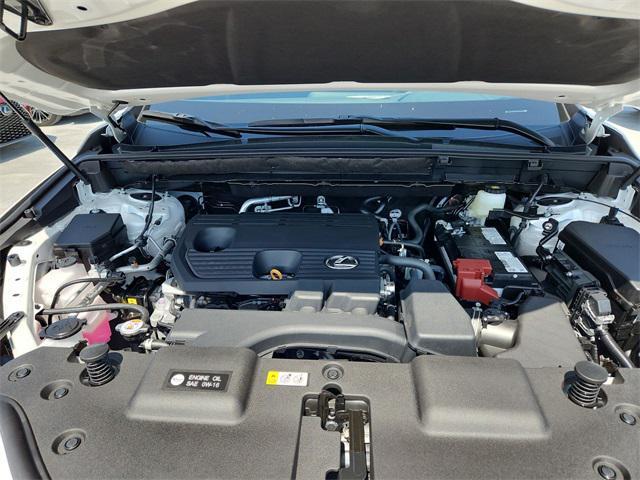 Photo of 2025 Eminent White Pearl Lexus NX 250