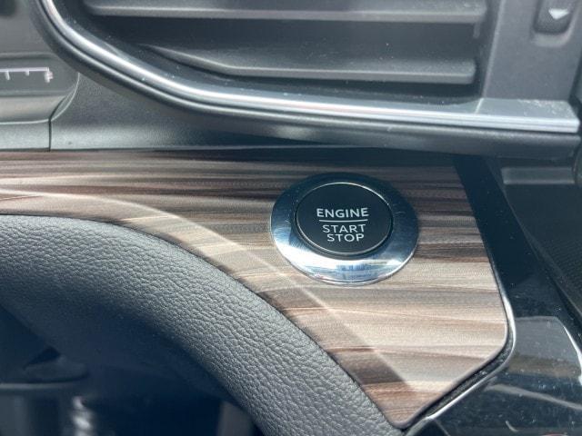 Photo of 2022 Star White Ford Explorer