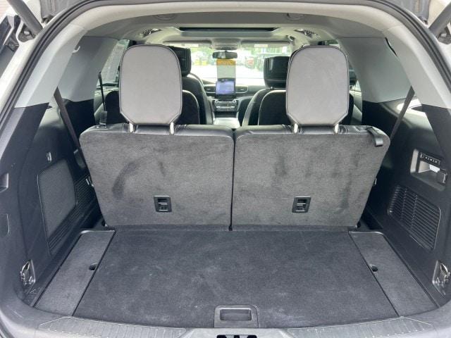 Photo of 2022 Star White Ford Explorer