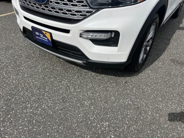 Photo of 2022 Star White Ford Explorer