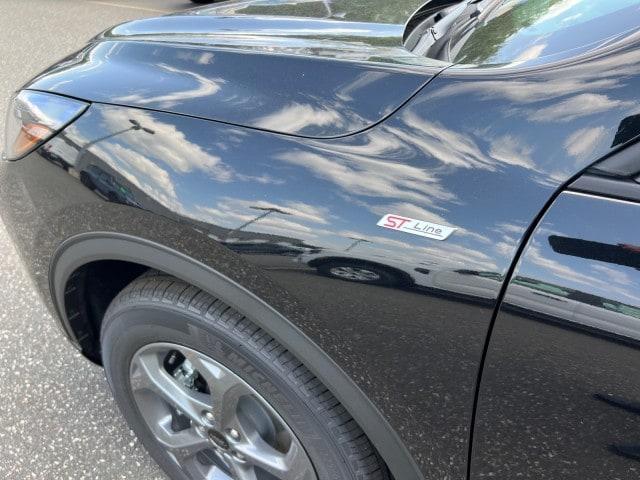 Photo of 2025 Agate Black Metallic Ford Escape