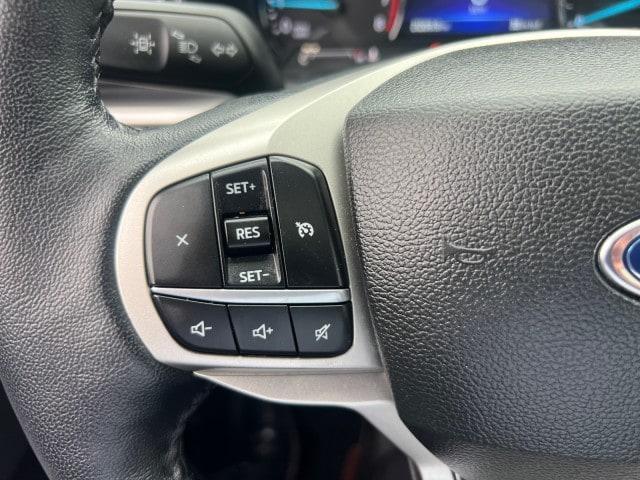 Photo of 2022 Rapid Red Metallic Tinted Clearcoat Ford Explorer