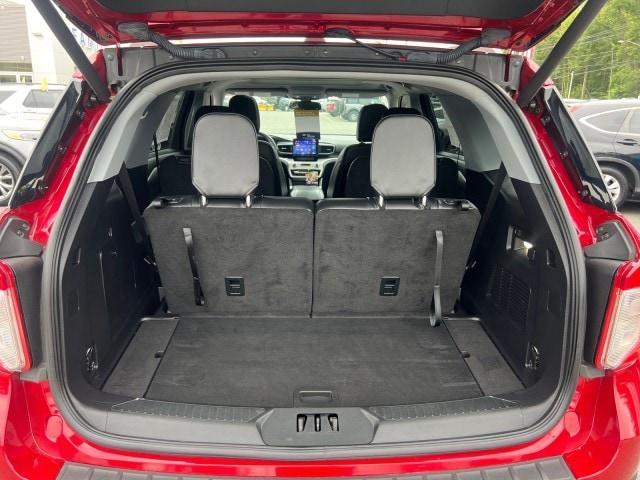 Photo of 2022 Rapid Red Metallic Tinted Clearcoat Ford Explorer