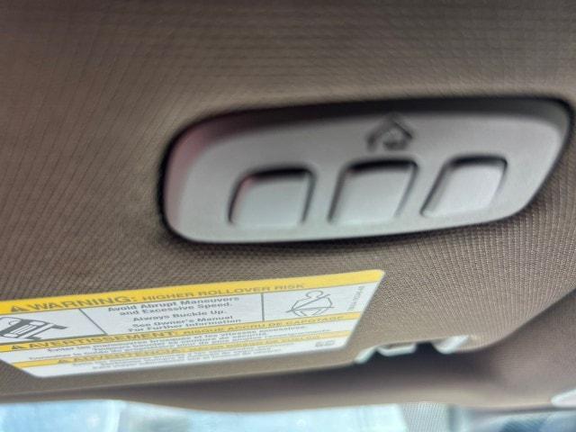 Photo of 2025 Star White Ford F-350