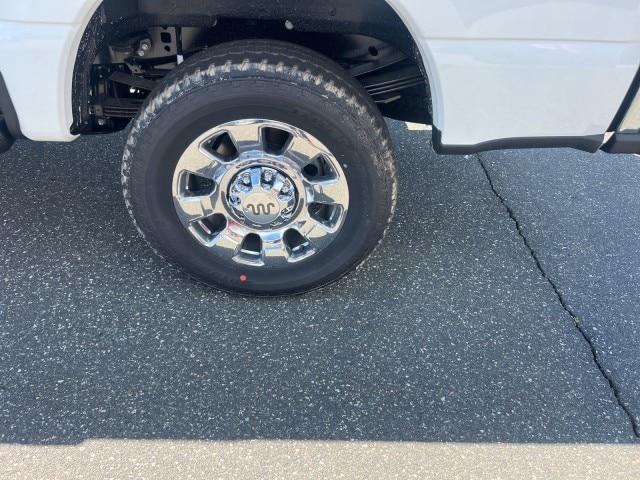 Photo of 2025 Star White Ford F-350
