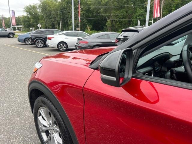Photo of 2022 Rapid Red Metallic Tinted Clearcoat Ford Explorer