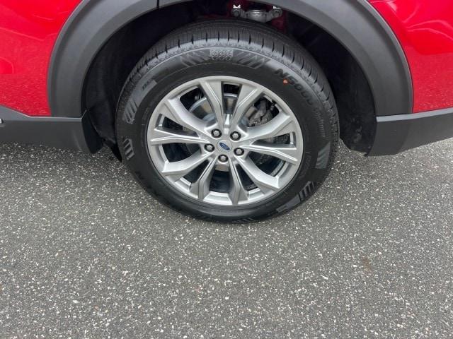 Photo of 2022 Rapid Red Metallic Tinted Clearcoat Ford Explorer