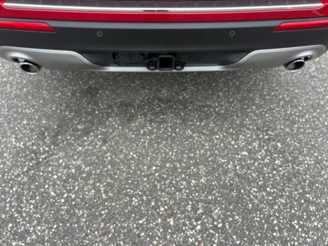 Photo of 2022 Rapid Red Metallic Tinted Clearcoat Ford Explorer