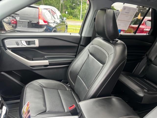 Photo of 2022 Rapid Red Metallic Tinted Clearcoat Ford Explorer
