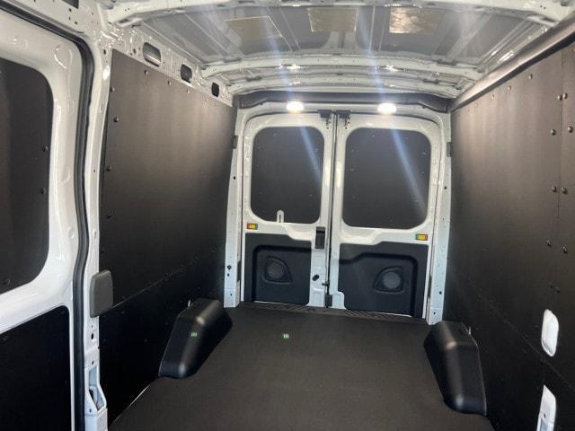 Photo of 2025 Oxford White Ford Transit-250